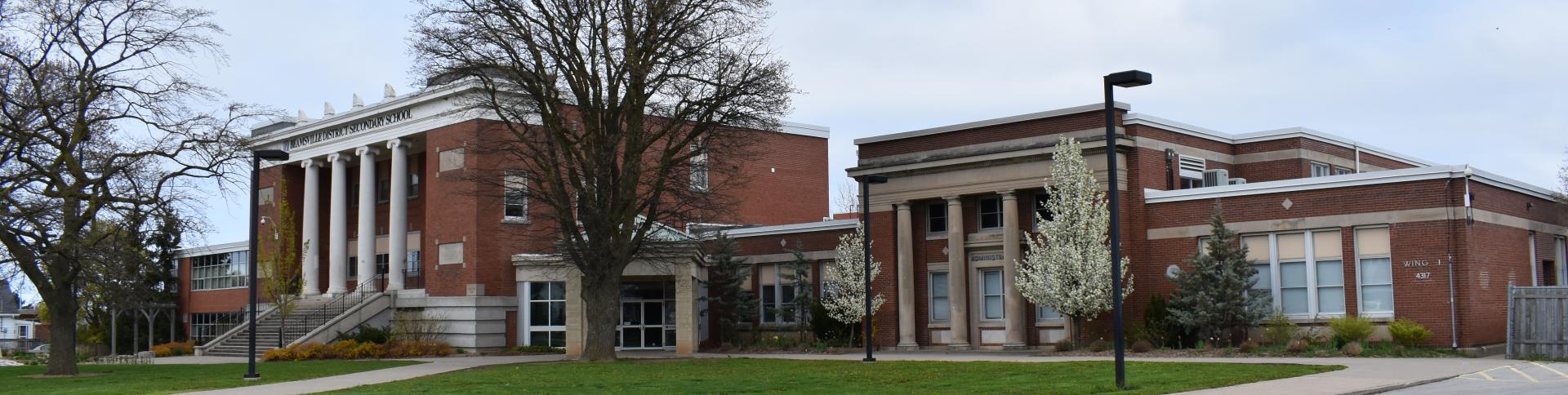 Exterior photo of Lincoln Community Hub - Wing 1 located in Beamsville, Ontario.